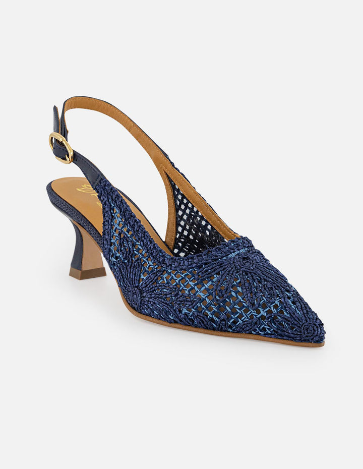 Zapatilla azul en reja para mujer con bordado floral