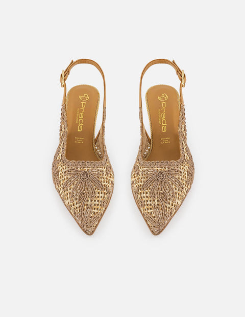 Zapatilla beige en reja para mujer con bordado floral y tacón bajo