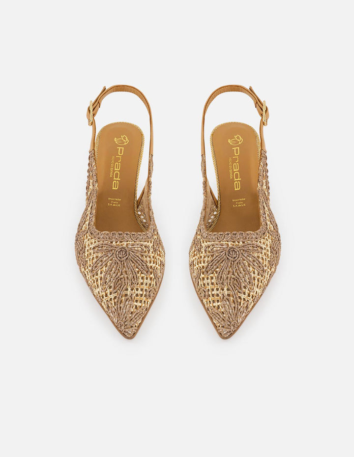 Zapatilla beige en reja para mujer con bordado floral y tacón bajo