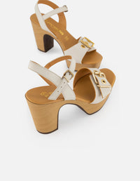 Sandalias blancas en piel para mujer con tacón madera
