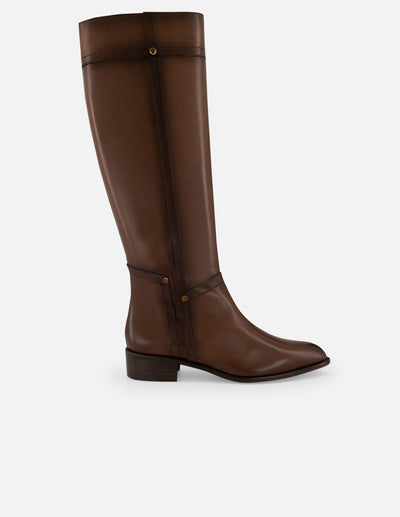 Botas café piel de mujer remaches cabeza de león color dorado