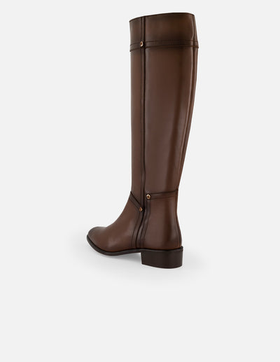 Botas café piel de mujer remaches cabeza de león color dorado