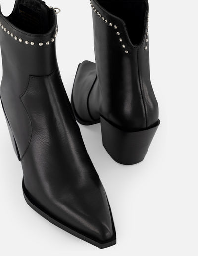 Botines negros piel de mujer adornos color plata tacón pequeño
