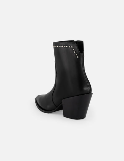 Botines negros piel de mujer adornos color plata tacón pequeño