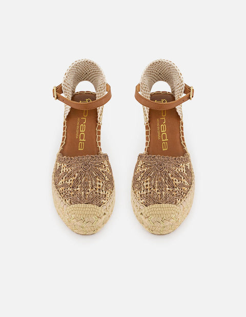 Alpargata beige textil tipo reja para mujer con pala tejida