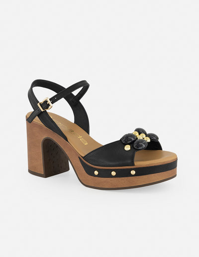 Sandalias color negro con pedrería y plataforma alta