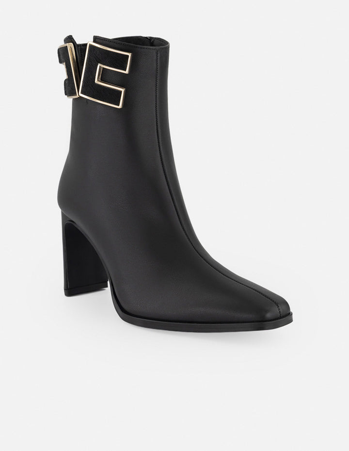 Botines negro piel para mujer con herrajes en pelo