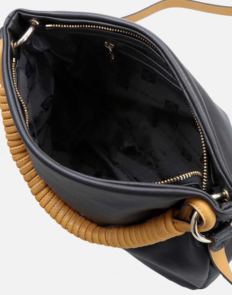 Bolso de hombro en piel color negro y caja tipo media luna con logo Pd para mujer