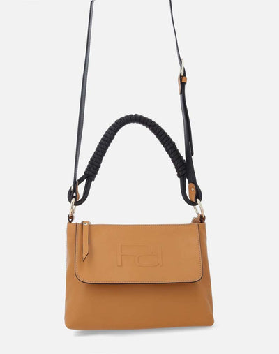 Bolso satchel en piel napa color amarillo y solapa grabada con  logo Pd para mujer