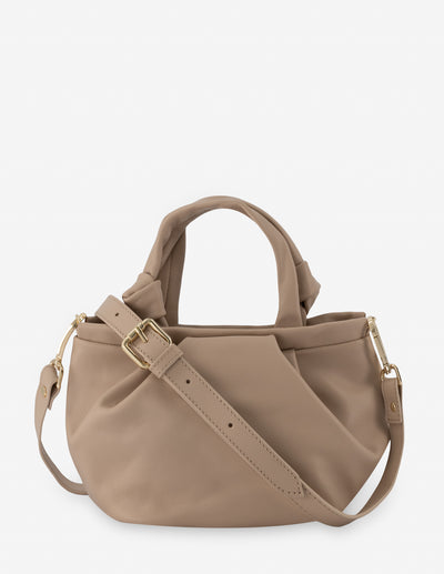 Bolso de mano en piel color arena con asas tipo nudo para mujer