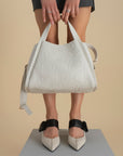 Bolso de hombro en piel color blanco con anagrama de letras Prada para mujer