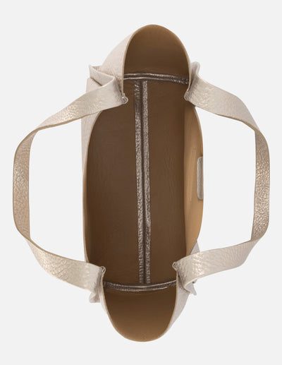 Bolso de hombro de piel metalizada color plata para mujer