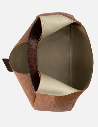 Bolso de hombro en piel bombeada para mujer color cuero con grabado tipo serpiente