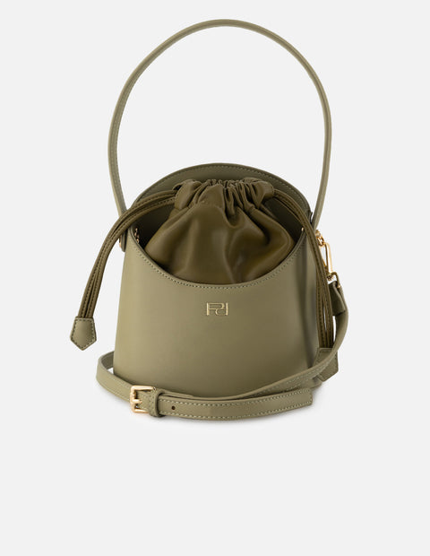 Bolso bucket de piel vegana para mujer color olivo y detalles en piel