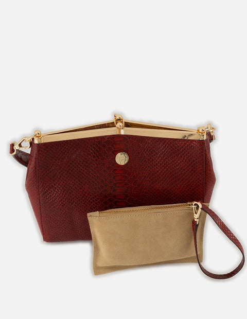 Bolso de hombro color vino de piel para mujer con grabado tipo serpiente