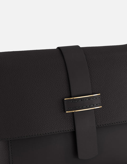 Bandolera negro piel para mujer con solapa