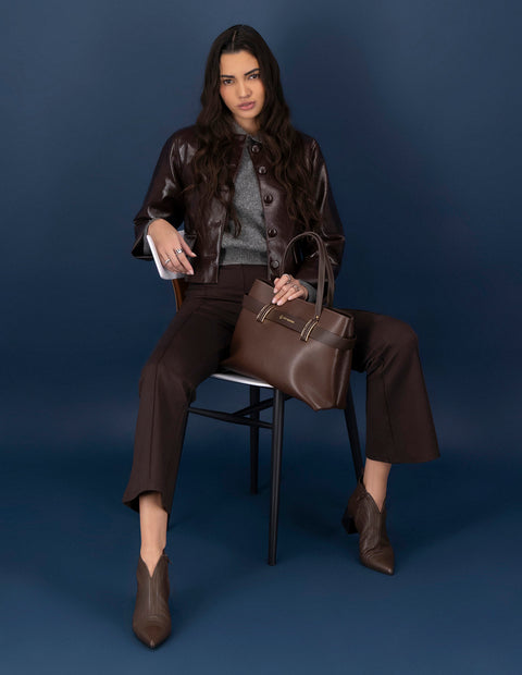 Bolso de hombro café piel para mujer con cinta napa
