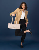 Barrel beige piel bombeada para mujer con separaciones internas