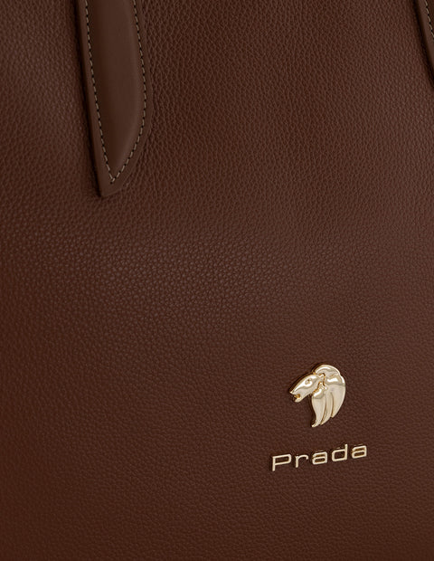 Bolso de hombro café piel para mujer con tres separaciones