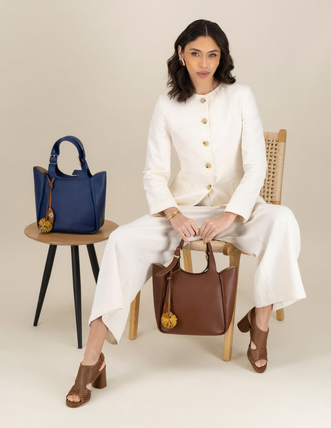 Bolso de hombro rojo piel para mujer con pompones decorativos