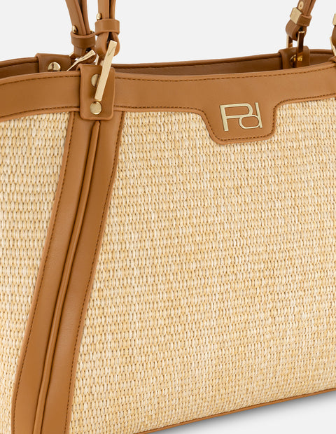 Bolso de hombro café en rafia para mujer con tejido tono beige
