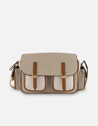 Bandolera beige vegana para mujer con herrajes decorativos