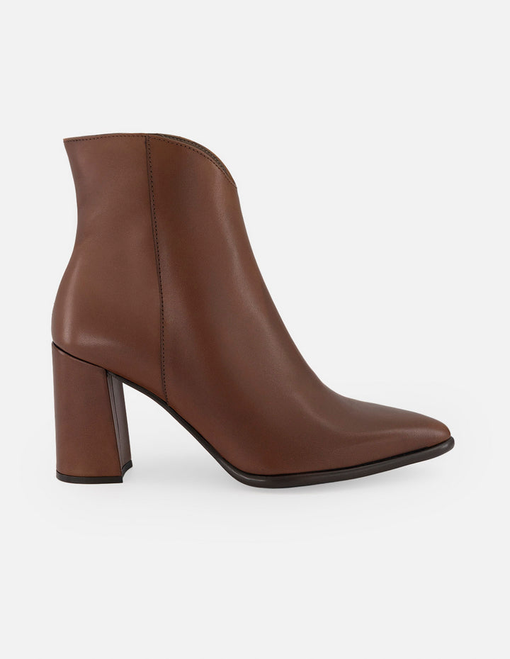 Botines cuero piel para mujer con corte asimétrico