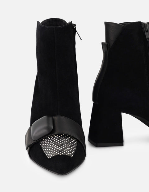 Botines negro ante para mujer con combinación de materiales
