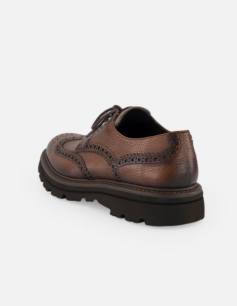 Zapato Blucher café piel bombeada para hombre con detalle textil