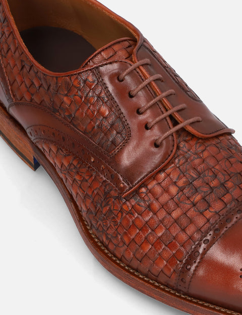 Blucher en piel tejida floral color caoba