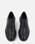 Zapato blúcher negro con grabado para hombre