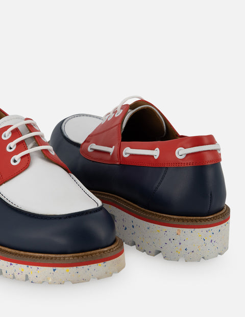 Blucher náutico en piel azul y roja para hombre