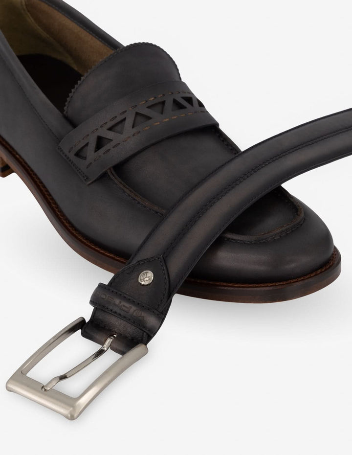 Cinturón en piel gris con costura para hombre