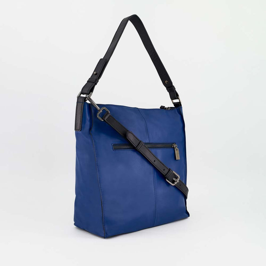 Bolso al Hombro Monocromático en Piel Napa con Correa Intercambiable.