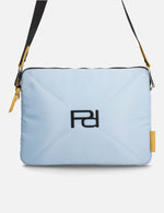 Porta laptop bandolera en nylon capitonado color azul