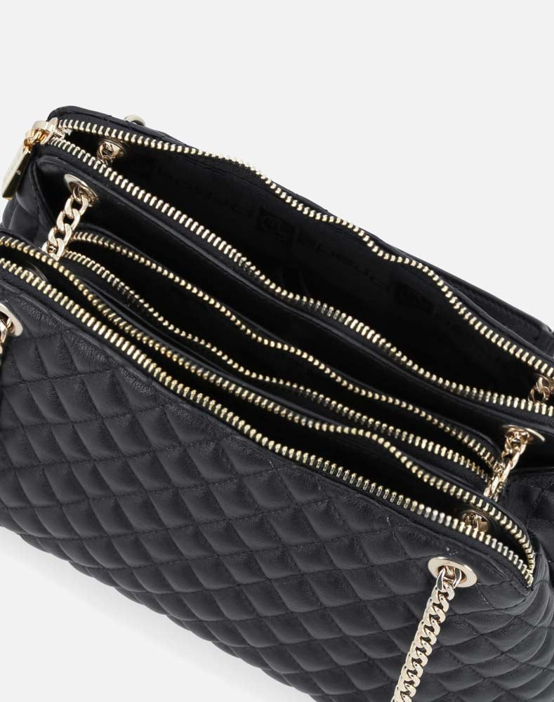 Bolso bandolera de piel capitonada color negro para mujer con detalles en color dorado