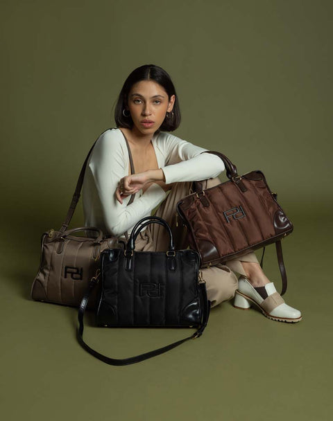 Bolso en textil capitonado color caoba para mujer