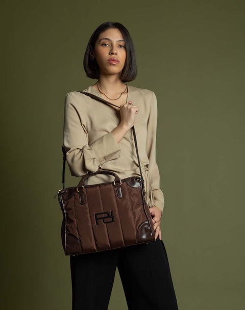 Bolso en textil capitonado color caoba para mujer