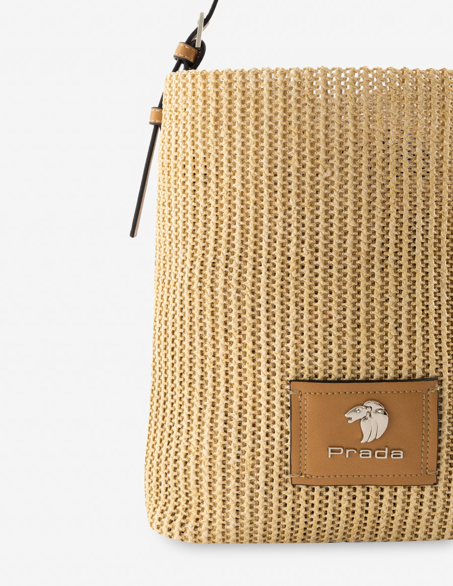 Bolso tipo cubeta en rafia color arena para mujer