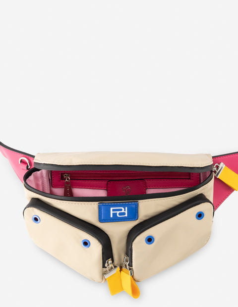 Riñonera en nylon color negro con detalles para mujer