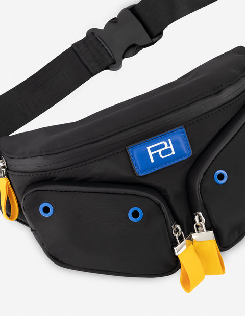 Riñonera en nylon color negro con detalles para mujer