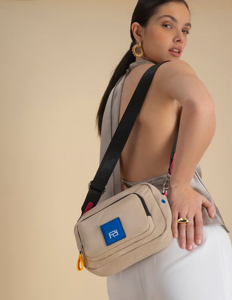 Bolso bandolera en nylon color negro para mujer