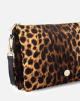 Bolso bandolera de textil animal print para mujer