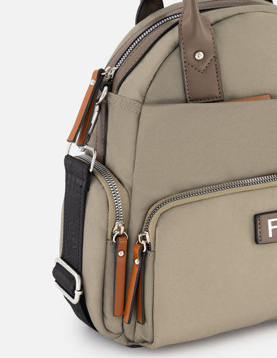 Maleta de nylon color beige para mujer con detalles en piel