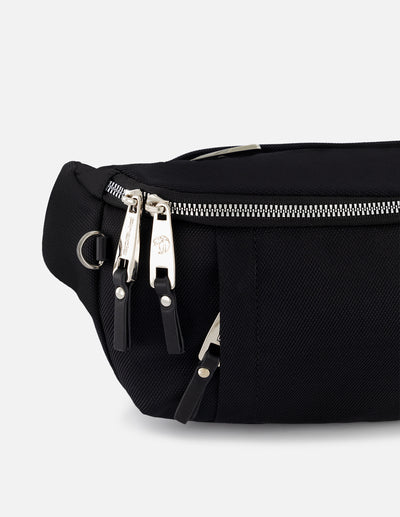 Bolso riñonera color negro con detalle Pd