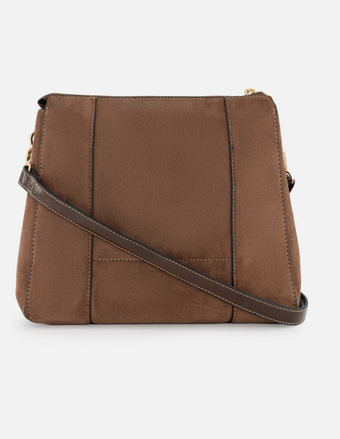 Bolso bandolera de textil color cuero para mujer con detalles en piel
