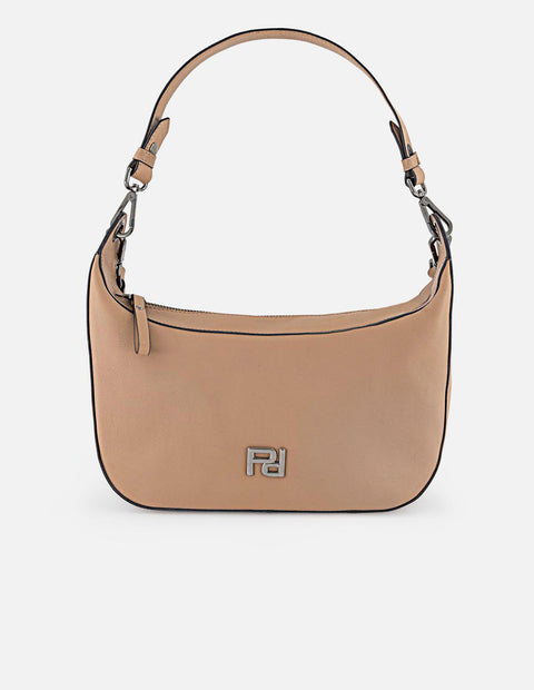 Bolso de hombro beige para mujer con charm metálico y doble compartimento