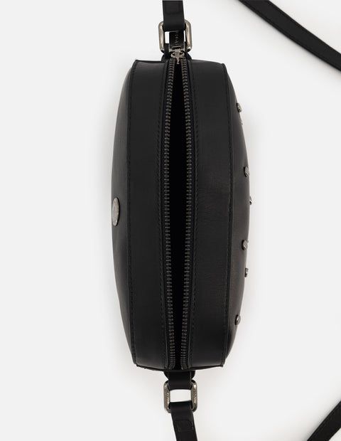 Bandolera de piel color negro para mujer con detalles en color níquel