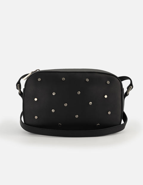 Bandolera de piel color negro para mujer con detalles en color níquel