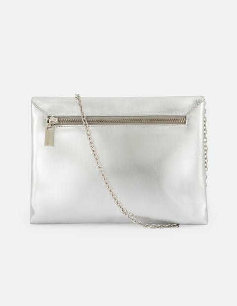 Clutch de piel metalizada para mujer color plateado con cadena desmontable